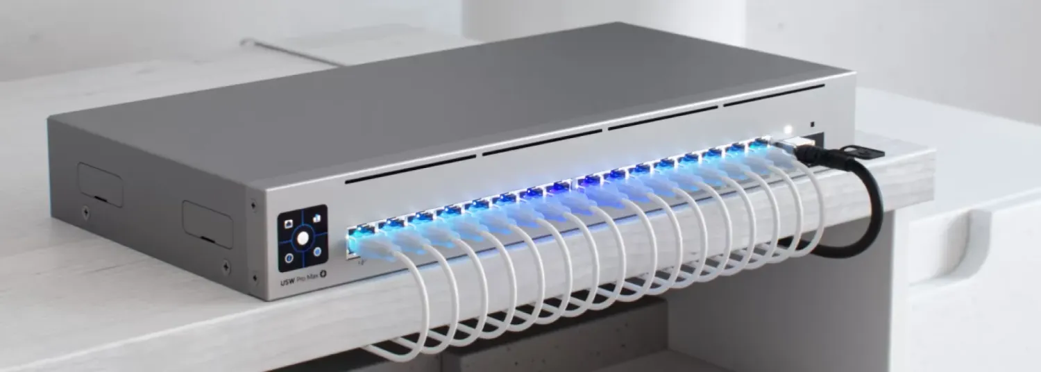 16Port 2.5Gbps 4xPoE++ 2xSFP+ 180W Ubiquiti - Afbeelding 2