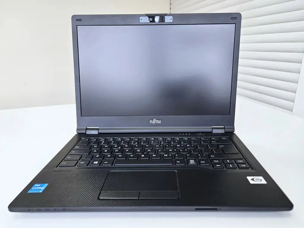 Fujitsu 14" i3-11/16GB/256GB/W11 Pro Refurbished Zwart